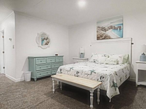 *TOP NOTCH FAMILY SPACE*Pool*STEPS TO THE SAND*Huge Master*WT0